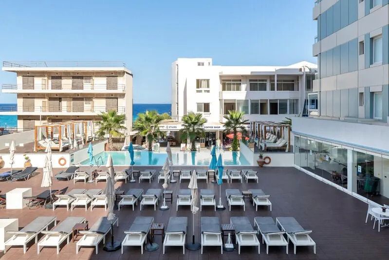 obiekt, teren hotelu, basen