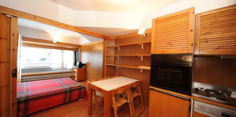 pokój, kuchnia / aneks kuchenny