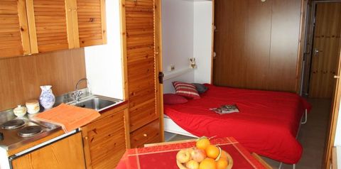 pokój, kuchnia / aneks kuchenny