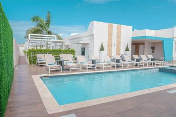 Aruba Boutique & Art, BW Signature Collection