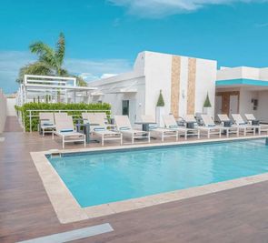 Aruba Boutique & Art, BW Signature Collection
