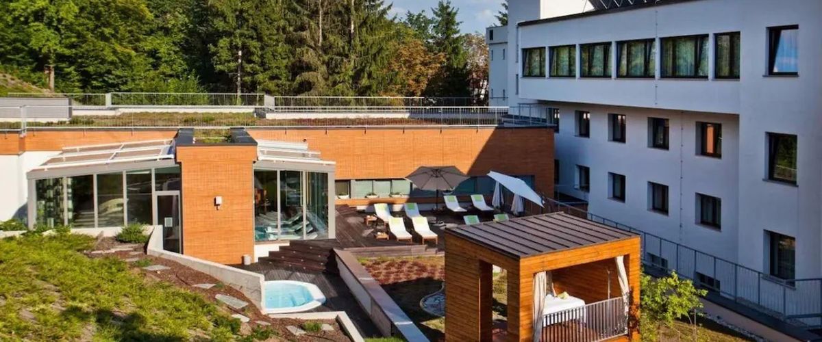 obiekt, teren hotelu