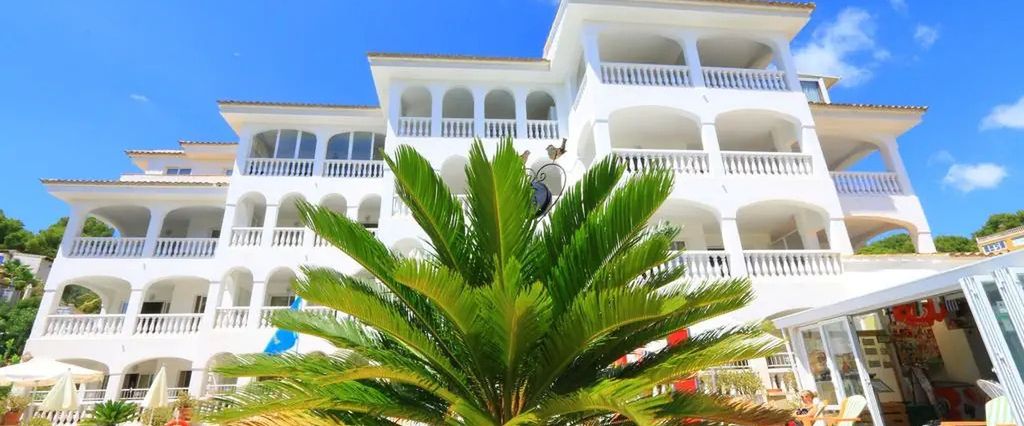 basen, budynek główny