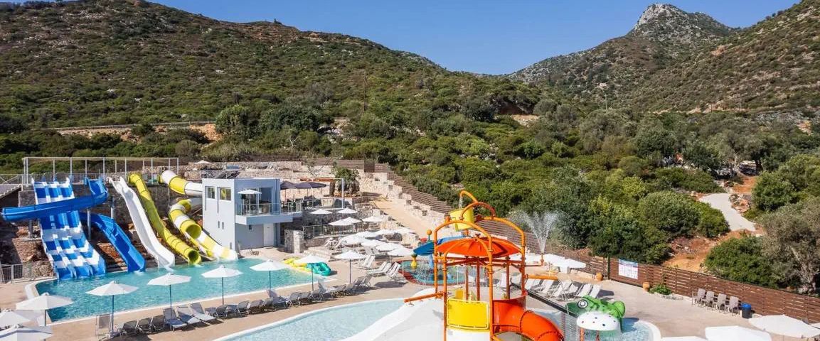 aquapark, zjeżdżalnia, brodzik