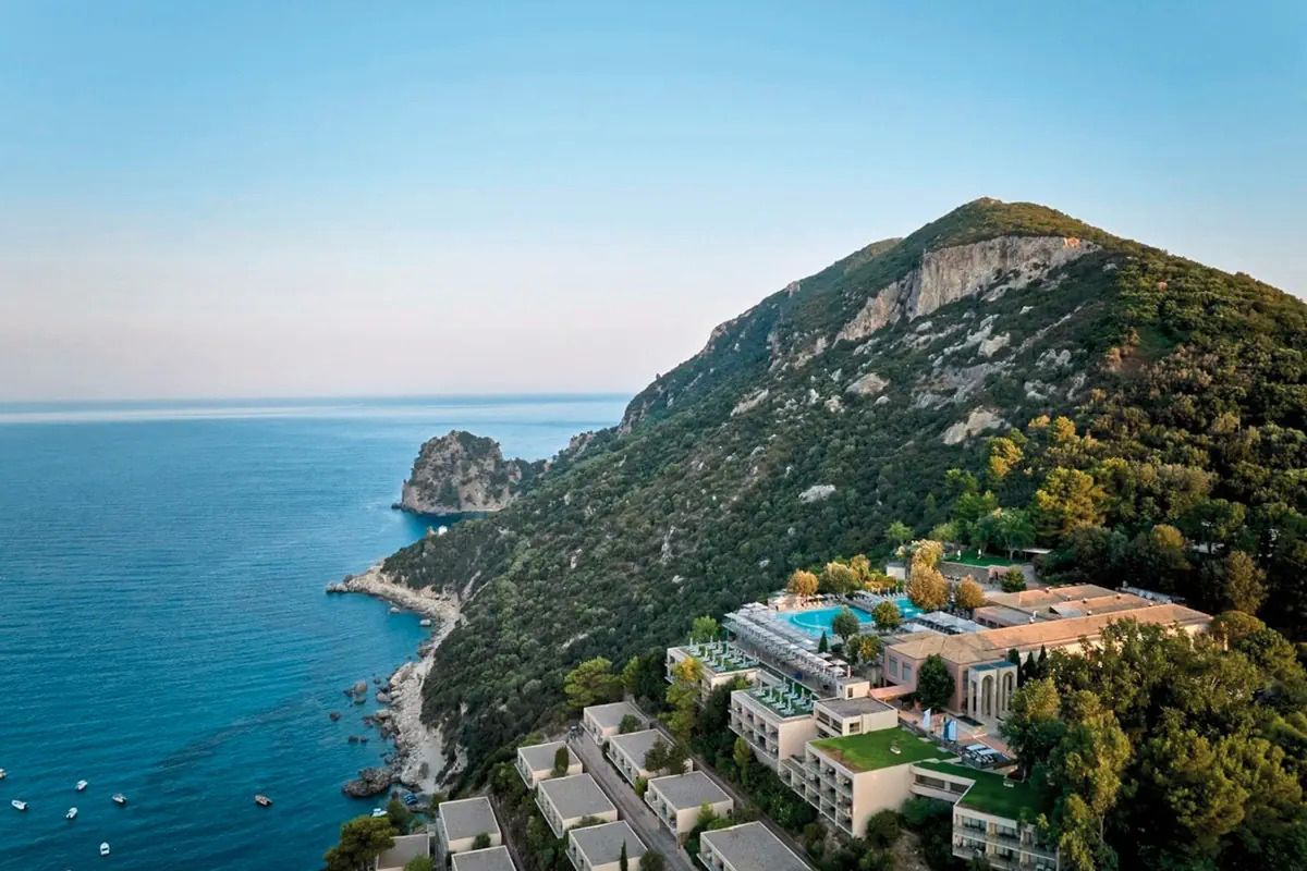 obiekt, teren hotelu, basen