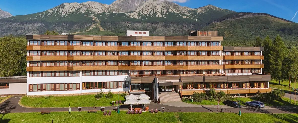 obiekt, budynek główny, teren hotelu