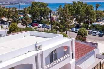 Atma Beach Rooms & Suites