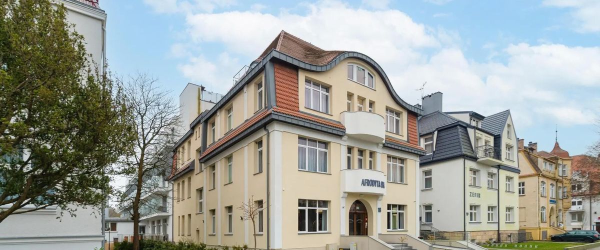 obiekt, teren hotelu