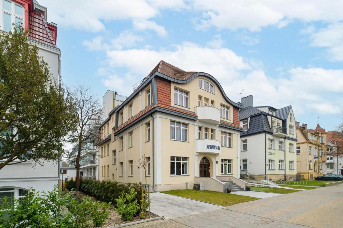 obiekt, teren hotelu