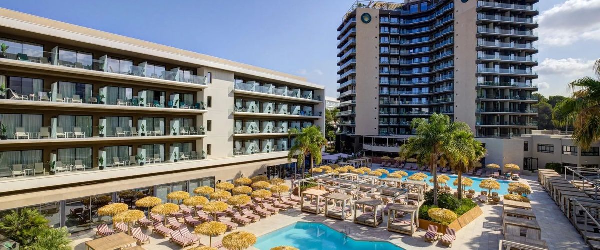 obiekt, teren hotelu, basen