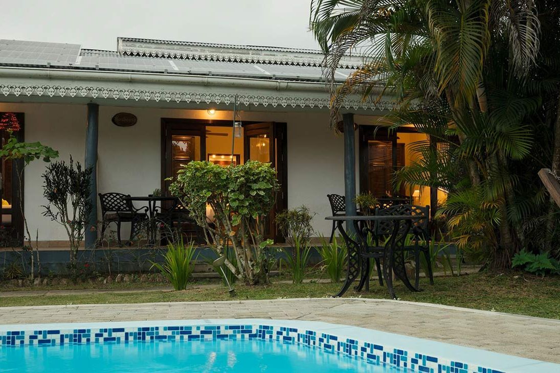 obiekt, teren hotelu, basen