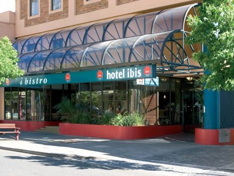 Ibis Perth 3*