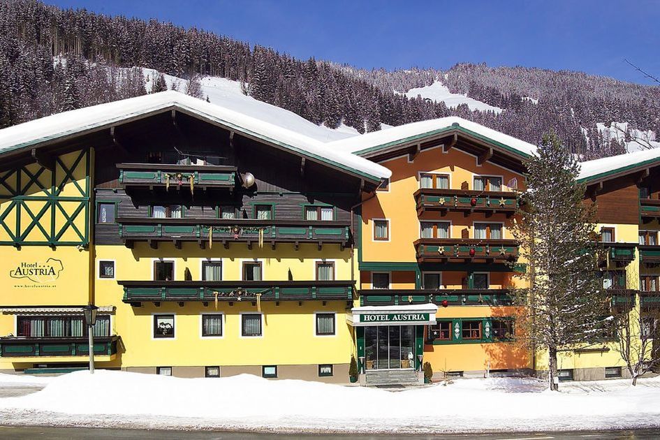 teren hotelu, budynek główny