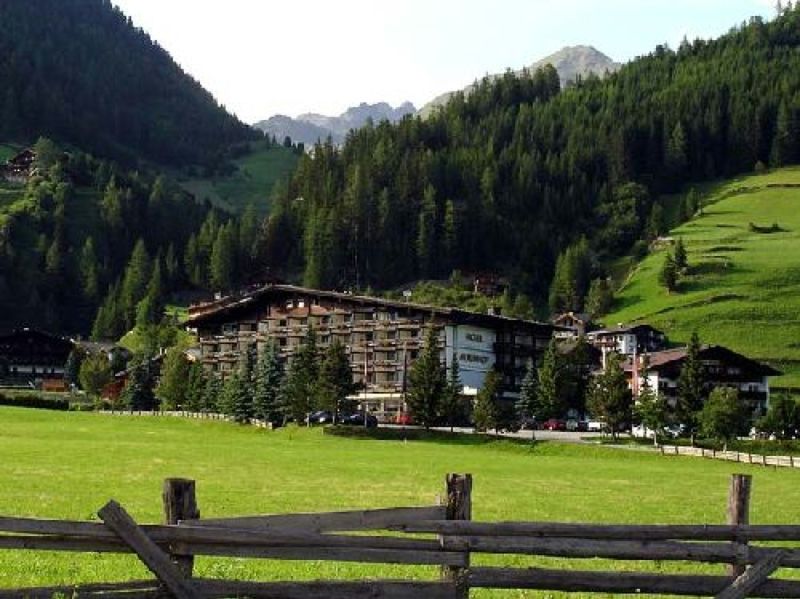obiekt, teren hotelu
