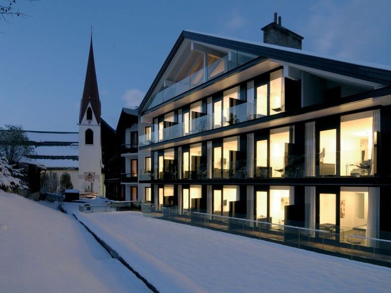 Alpenhotel... Fall In Love