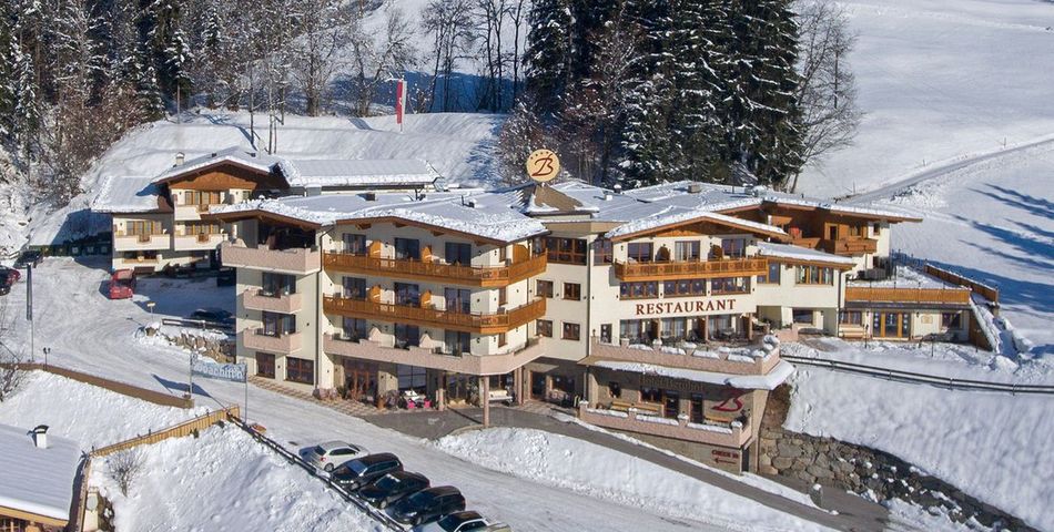 obiekt, budynek główny, teren hotelu