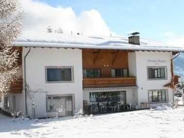 Bronte House 3*