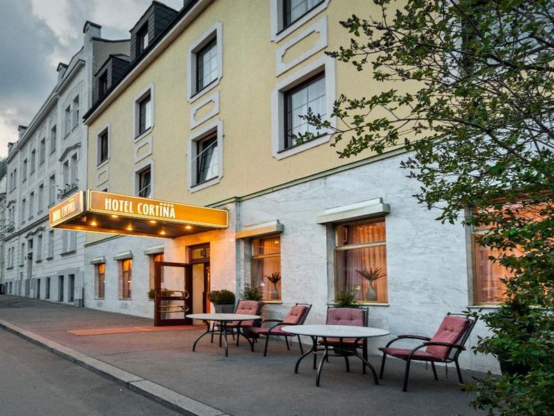 Club Cortina 4*