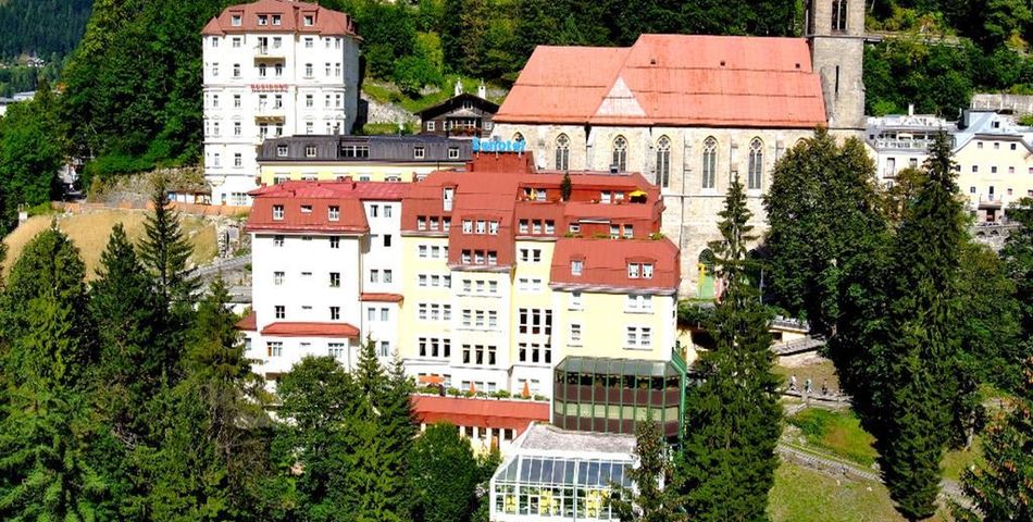 obiekt, budynek główny, teren hotelu
