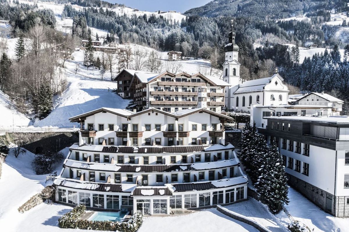obiekt, teren hotelu