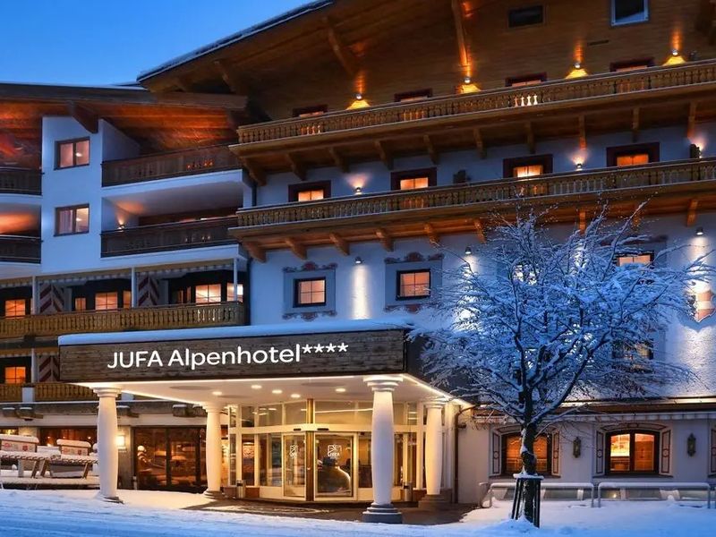 JUFA Alpenhotel Saalbach 4*