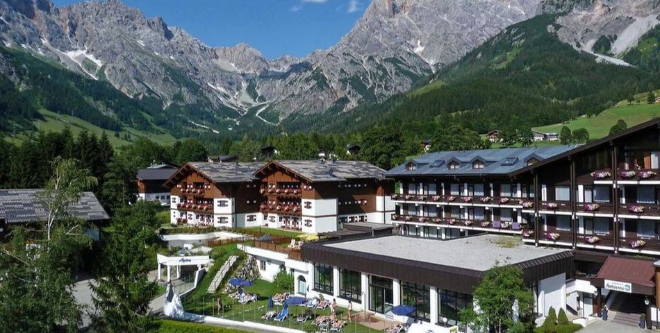 obiekt, teren hotelu