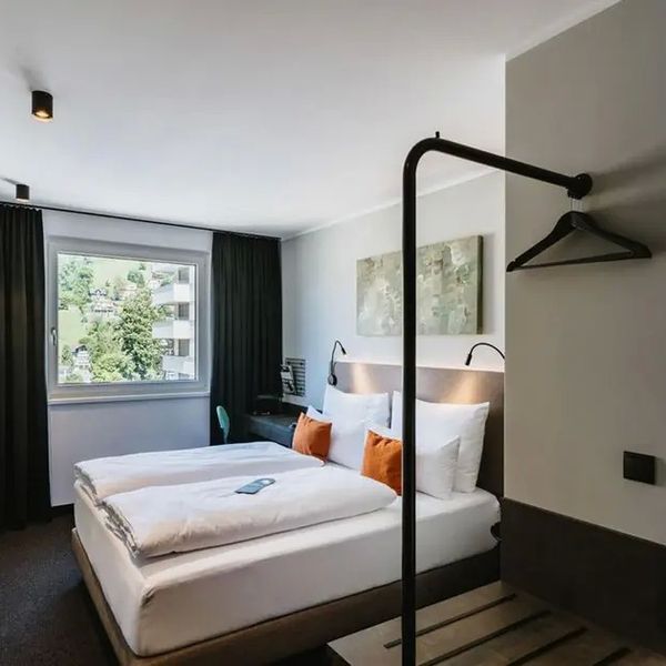 Night Inn