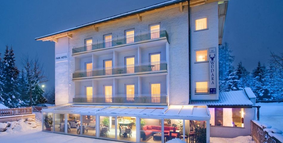obiekt, budynek główny, teren hotelu