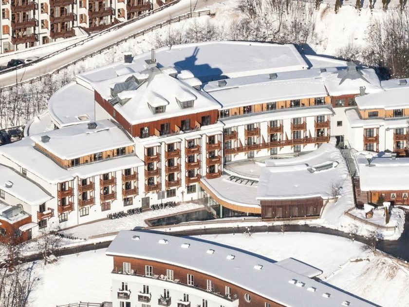 obiekt, budynek główny, teren hotelu