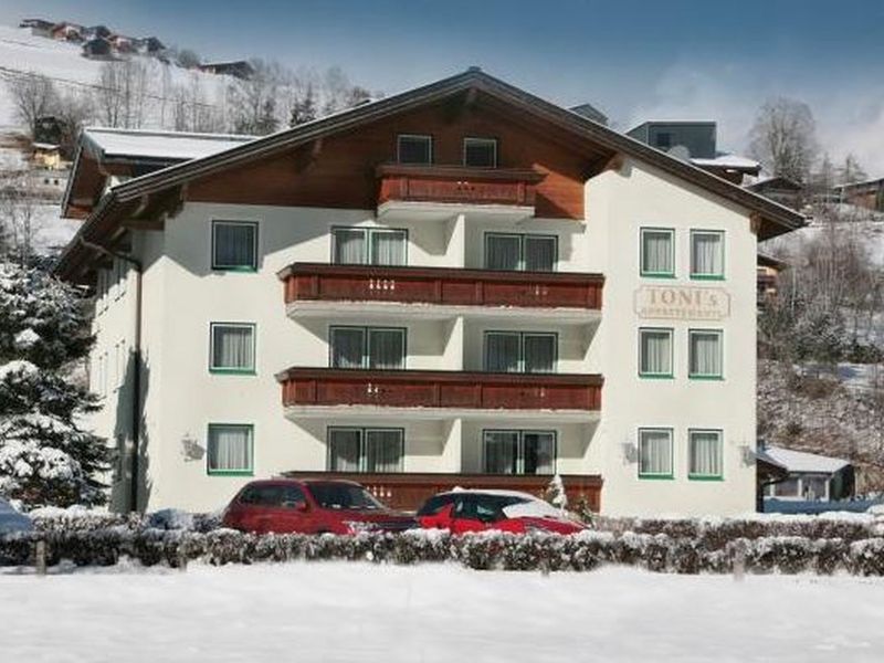 Toni Apartamenty 3*