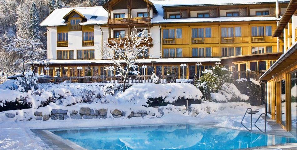 obiekt, teren hotelu, basen