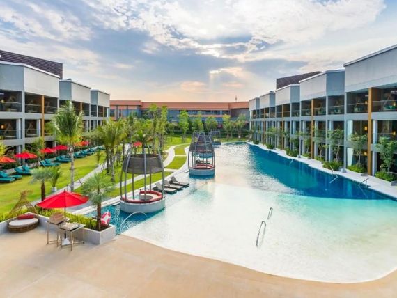 teren hotelu, basen