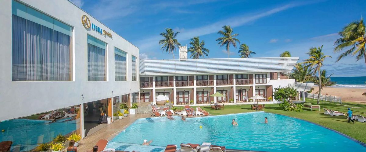 basen, teren hotelu, obiekt
