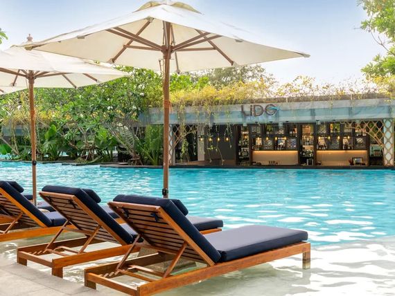 basen, pool bar