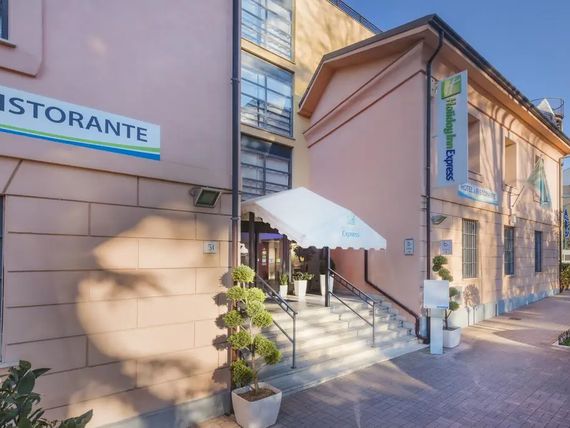 B&B Roma Tuscolana San Giovanni (ex Holiday Inn Express Rome San Giovanni)