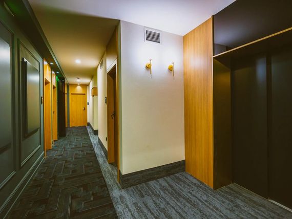 B1 Downtown 3*