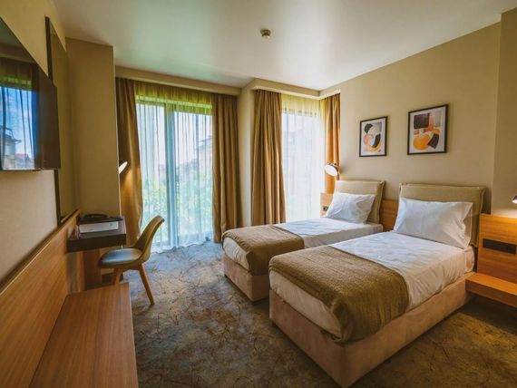 B1 Downtown 3*