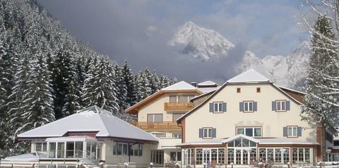 obiekt, budynek główny, teren hotelu