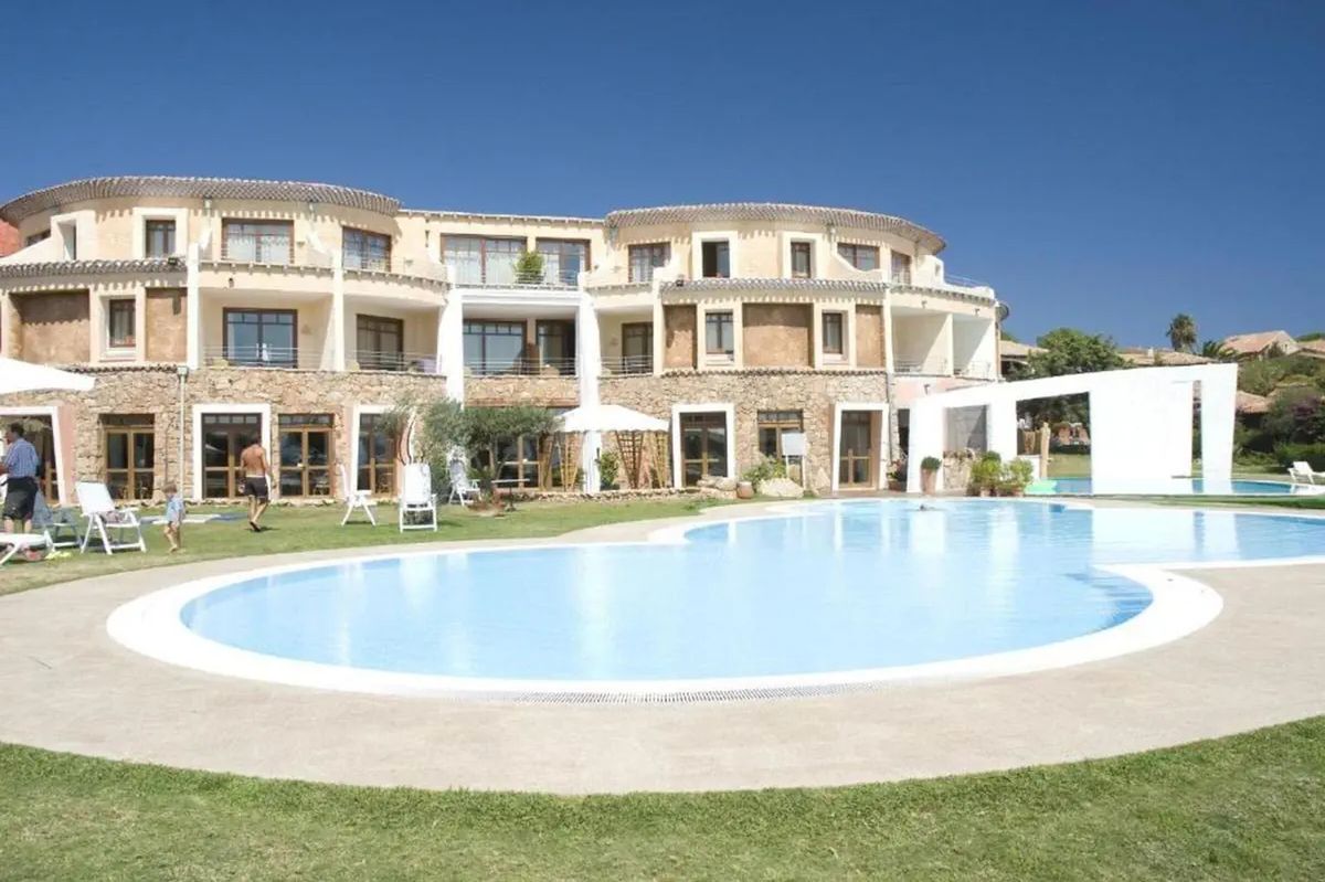 teren hotelu, basen, obiekt