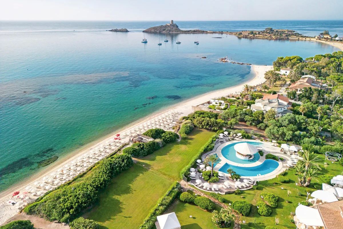 teren hotelu, basen, plaża