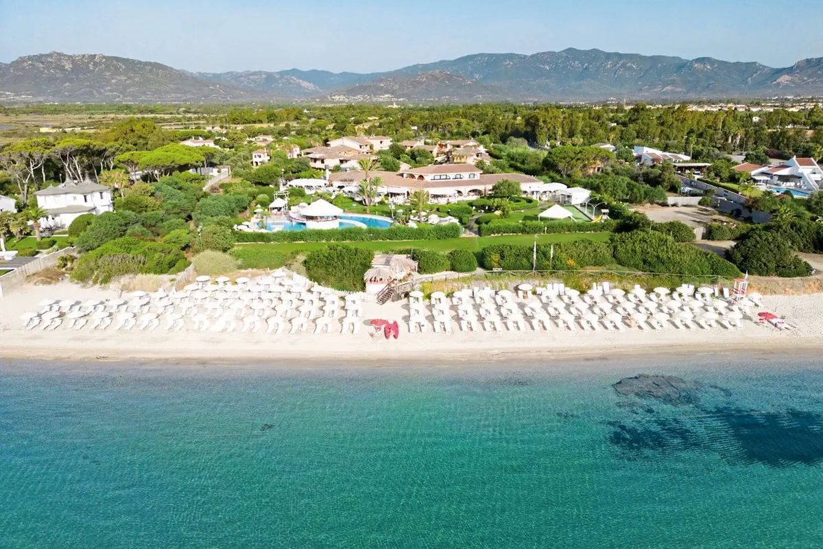 teren hotelu, basen, plaża