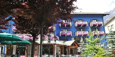 budynek główny, teren hotelu, balkon / taras