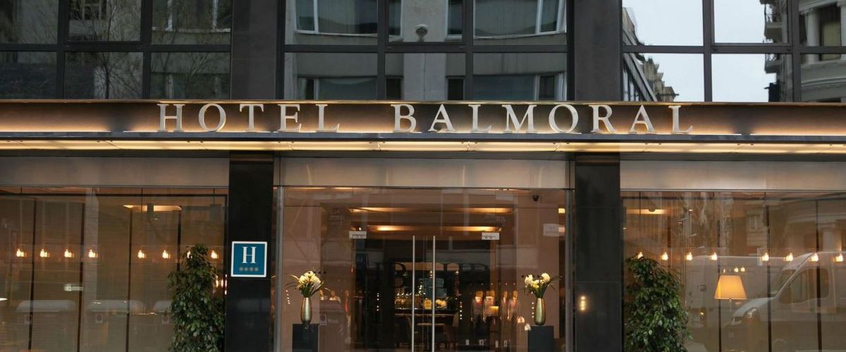 budynek główny, teren hotelu