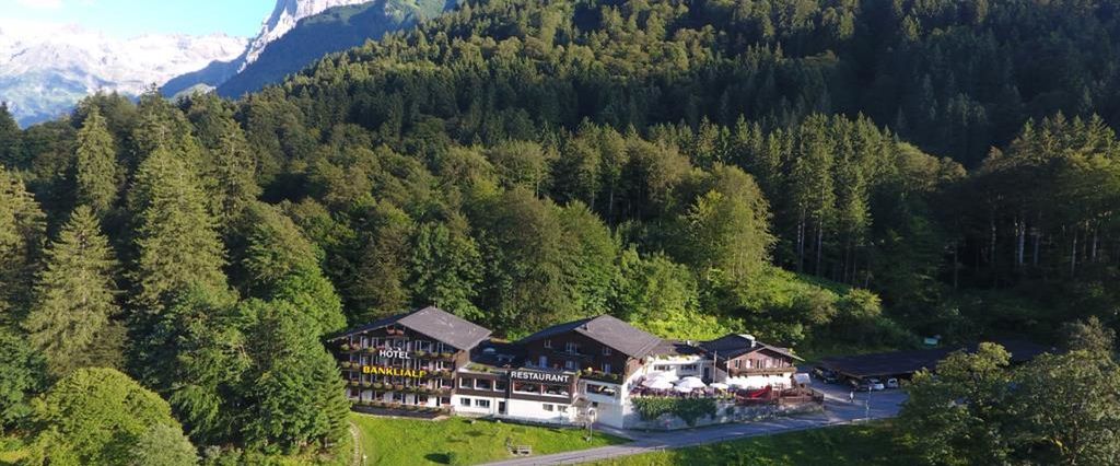 budynek główny, teren hotelu