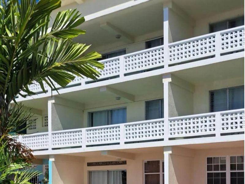 Melrose Beach Apartments