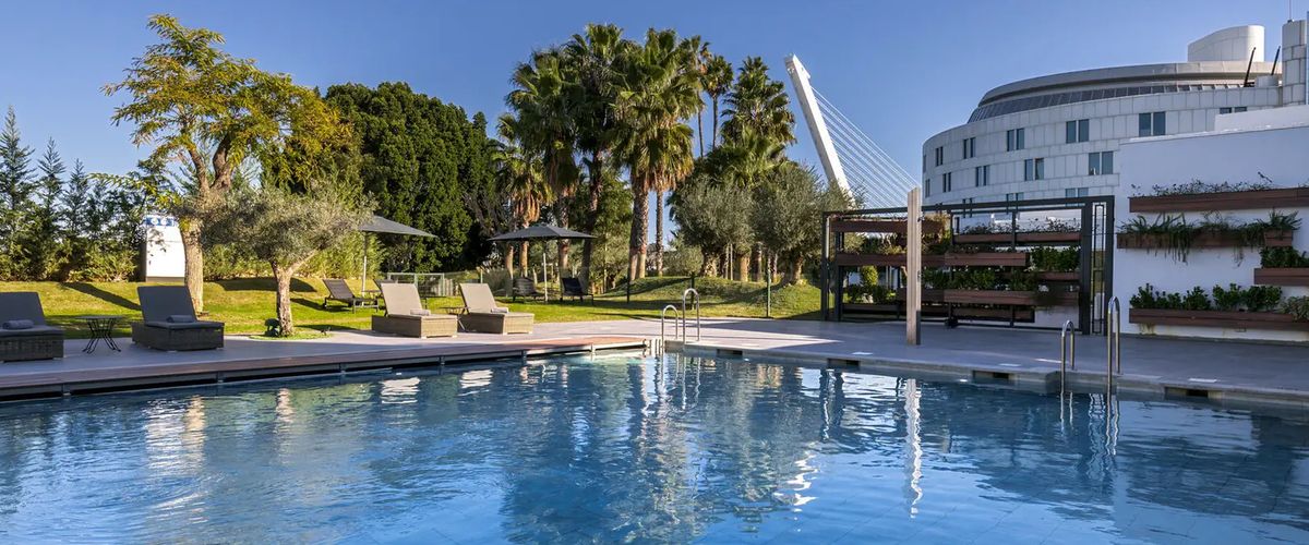 obiekt, teren hotelu, basen