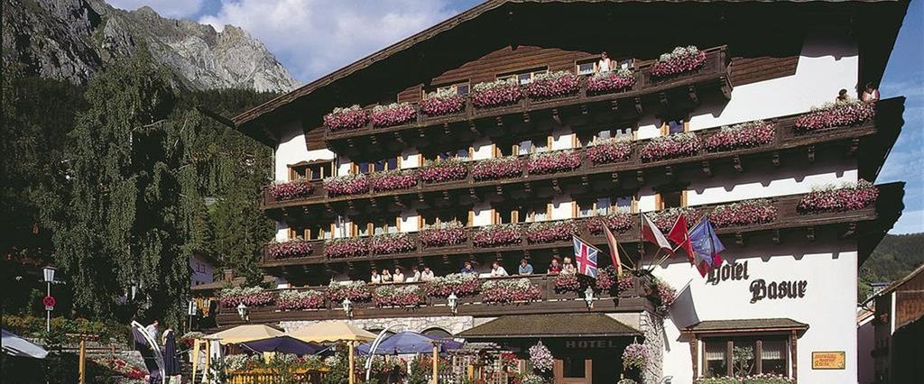 teren hotelu, budynek główny, obiekt