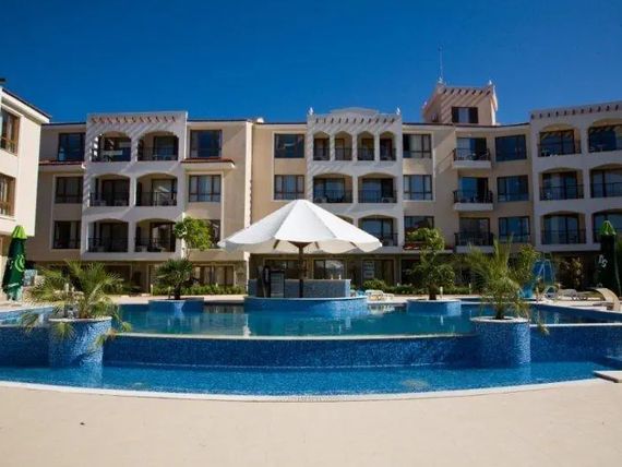 obiekt, teren hotelu, basen