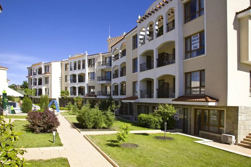 teren hotelu, basen, dla dzieci