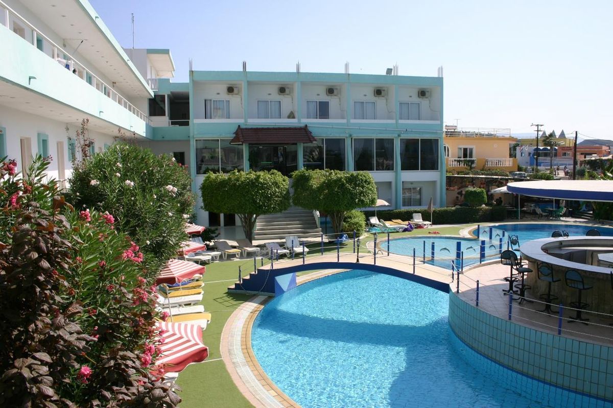 basen, teren hotelu, obiekt